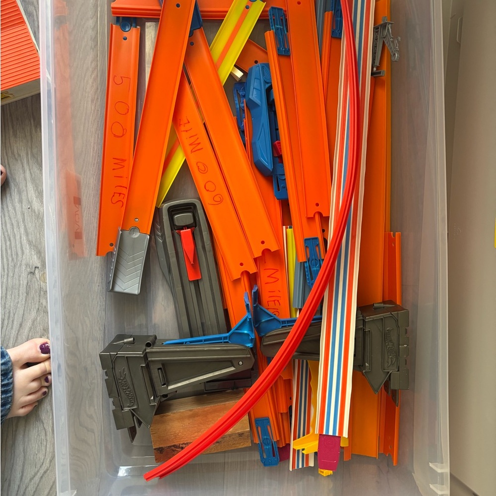 Hot Wheels Track Builder Set - Multicolor